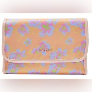 Nine West Hanging Travel Organizer